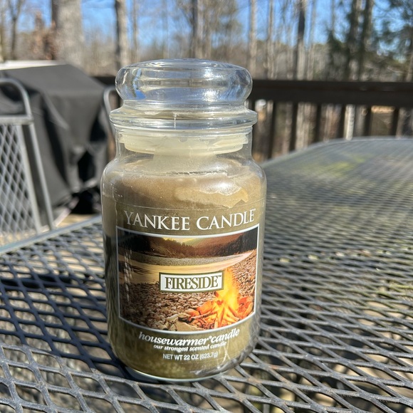 Yankee Candle 22 Oz Fireside scent (like new) - Picture 2 of 3